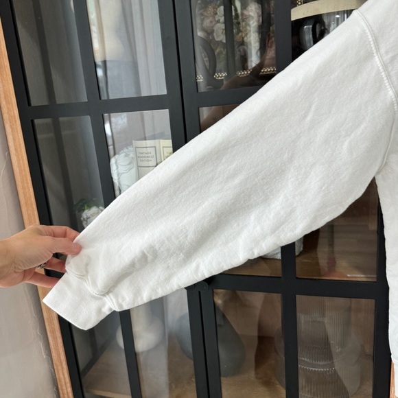 Bad Bunny heart embroidered crewneck sweatshirt pullover un verano sin ti tour - Picture 4 of 6